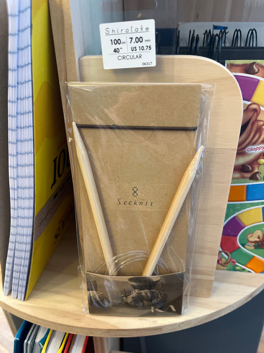 Circular knitting needles